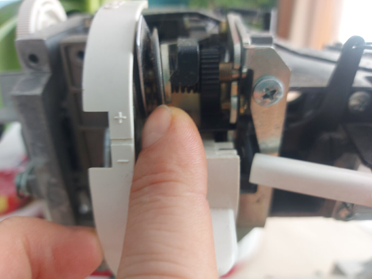 Чистка  между тарелочками натяжения