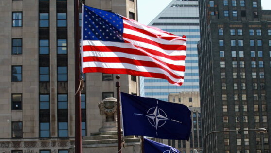    Американский сенатор выступил за выход США из НАТО в случае отправки военных Альянса на Украину Анастасия Романова
