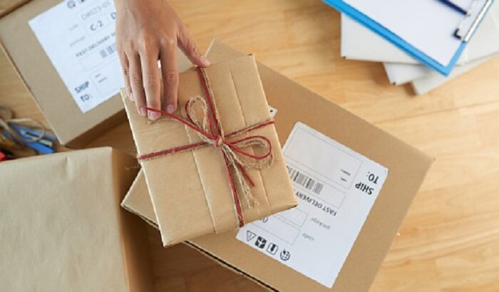    Интернет-заказы будут выдавать на улицах?