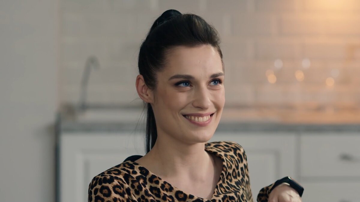 Виктория Корлякова в роли Жанны в сериале «Подружки невесты»