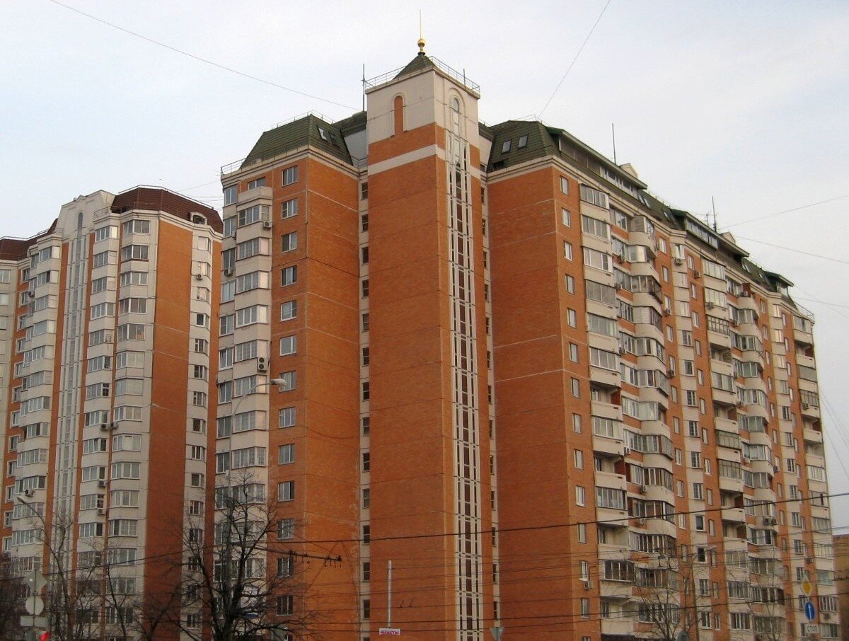 П44Т - самая популярная серия Москвы. И да, это панель, хотя зрение подсказывает нам иное :-)