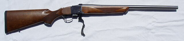 Однозарядная винтовка "Ruger No. 1", считается бюджетной при неизменно высоких характеристиках. Цена (очень) примерно 1200-2000 долларов. (Автор фото Arthurrh, CC BY-SA 3.0)