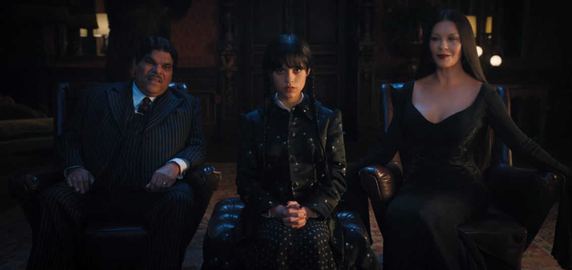 Уэнсдэй с родителями