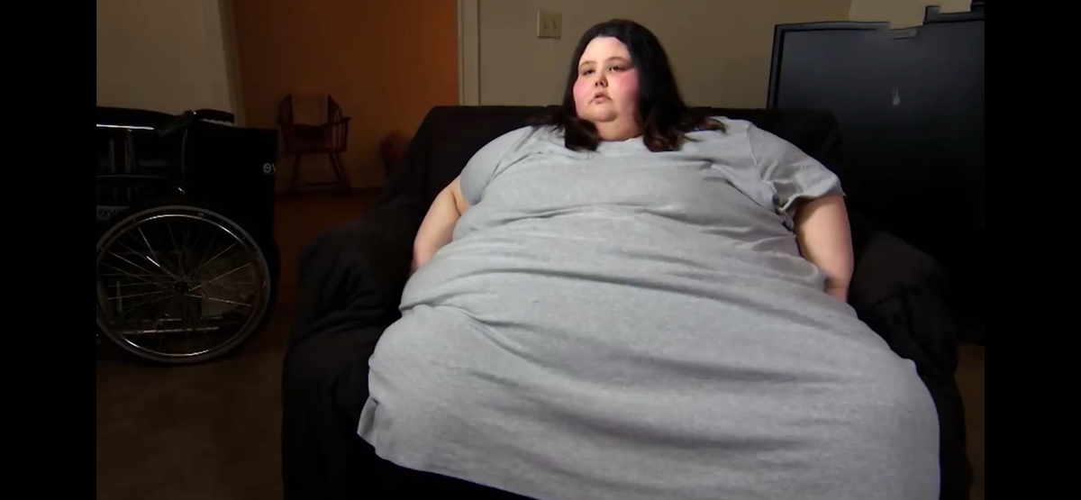 Я тут только что посмотрела видео, про одну очень сильную 21-летнюю девушку которая сбросила больше 240 лишних килограмм веса!