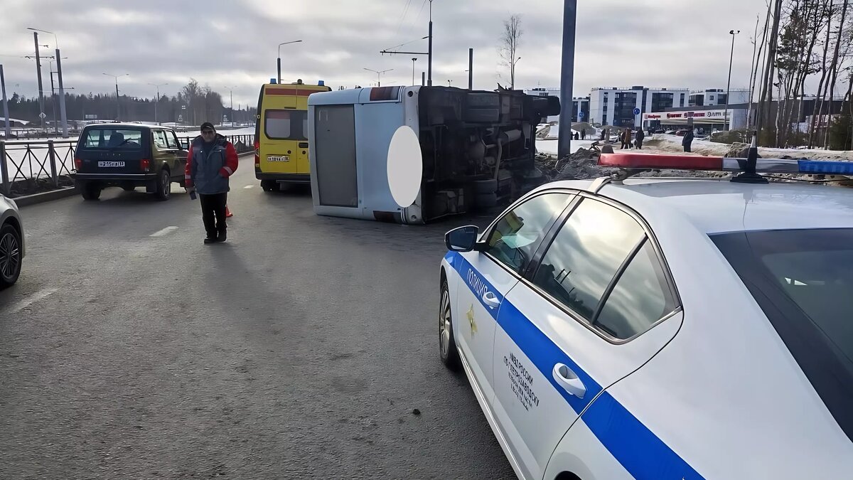     Два ребенка оказались в больнице после серьезной аварии: об этом сообщили в СК РФ.