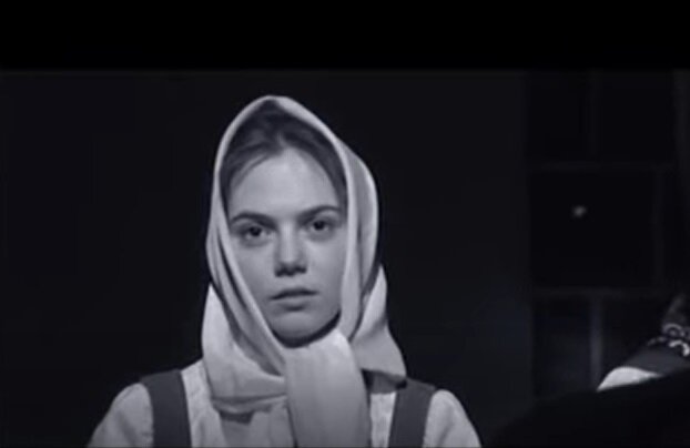 Аленушка, собственной персоной. Задумалась о своем, о чешском...