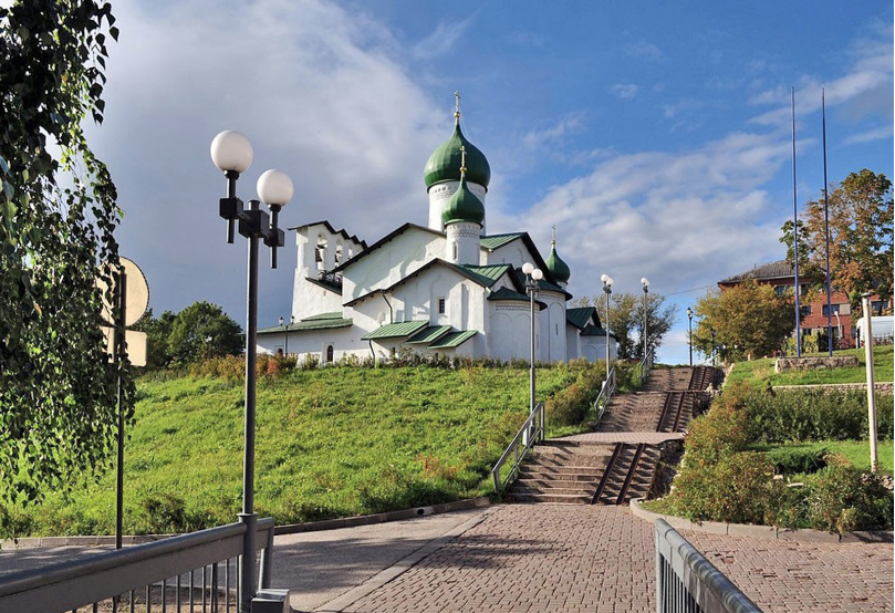 Фото Фото Мирошниченко О. Л. . Источник https://odintsof.ru/index/pskov/0-338