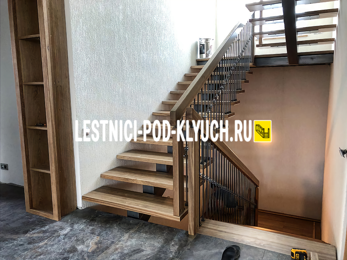 Принимаем звонки: пн-вс с 8:00 до 21:00 (+7 499 490-72-90). Электронная почта: info@lestnici-pod-klyuch.ru 