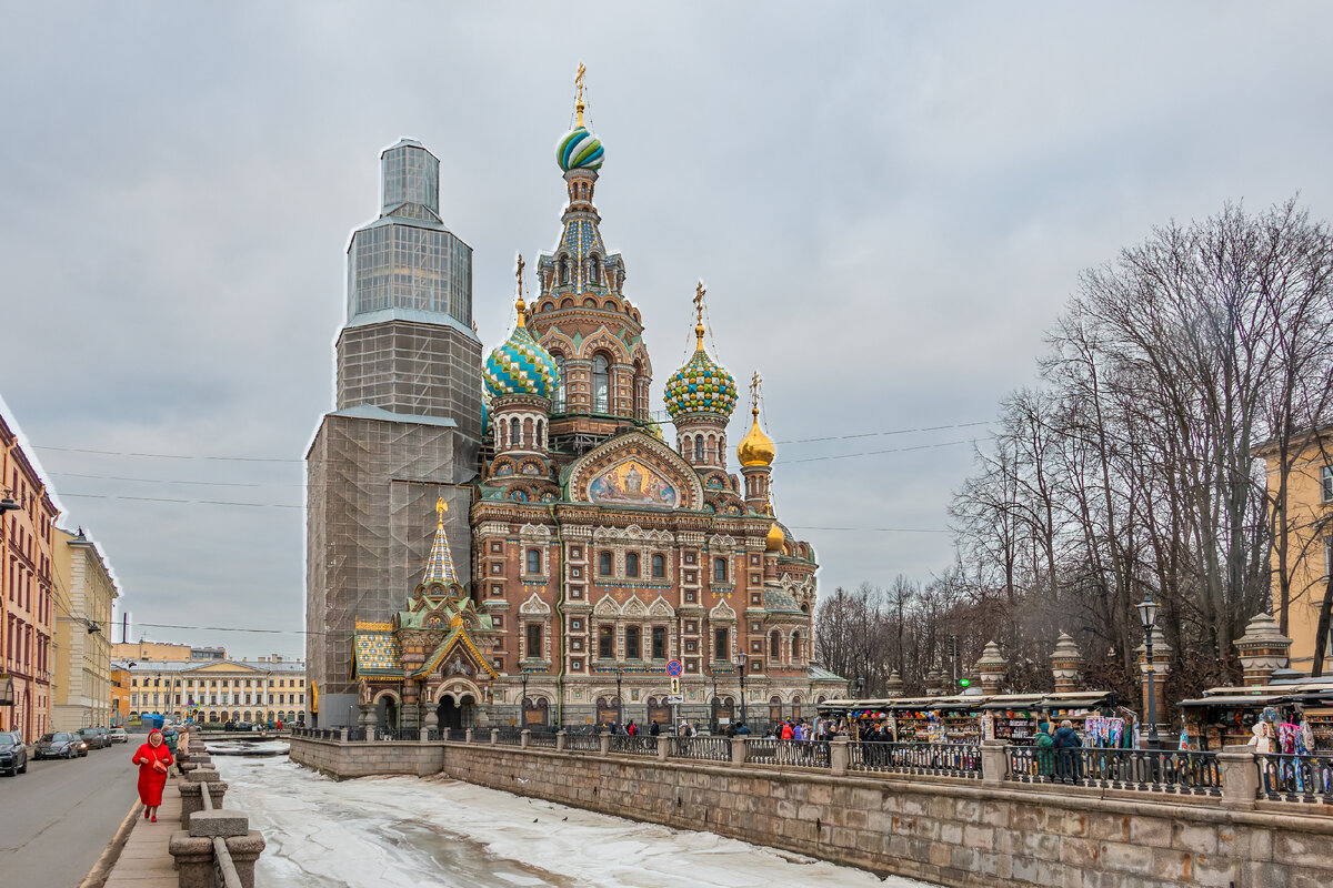 Вид на храм со стороны канала Грибоедова