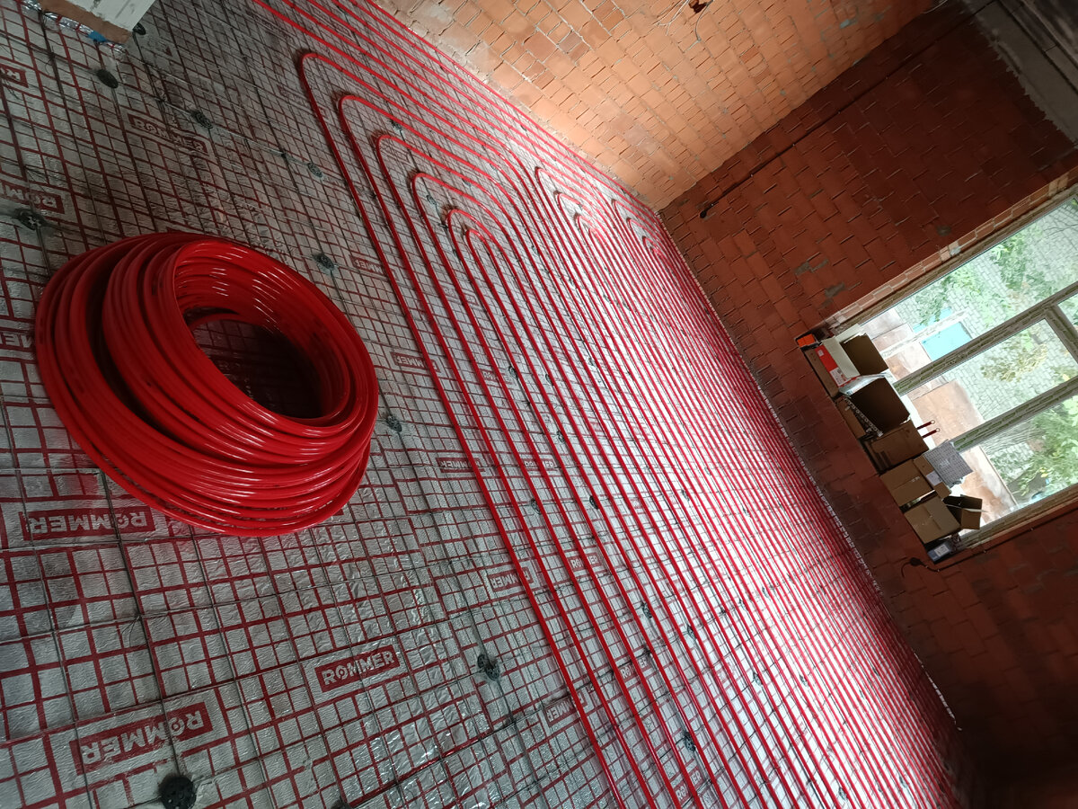 Монтаж водяного тëплого пола 