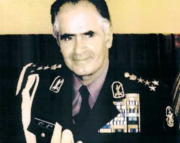 Бывший командующий шахской гвардией генерал Голям Али Овейси, командир партизанской Армии освобождения Ирана в 1979-85 гг.