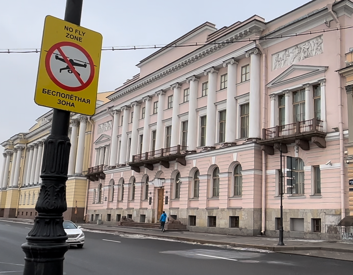 Пройдем по Английской набережной до Сенатской площади в Санкт-Петербурге,  где каждый дом – памятник истории и архитектуры | Павел Бочкарев  Путешествуем вместе | Дзен