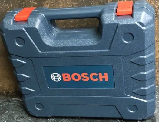 подделка бош, на кейсе надпись бренда - наклейка, замки без логотипа Bosch