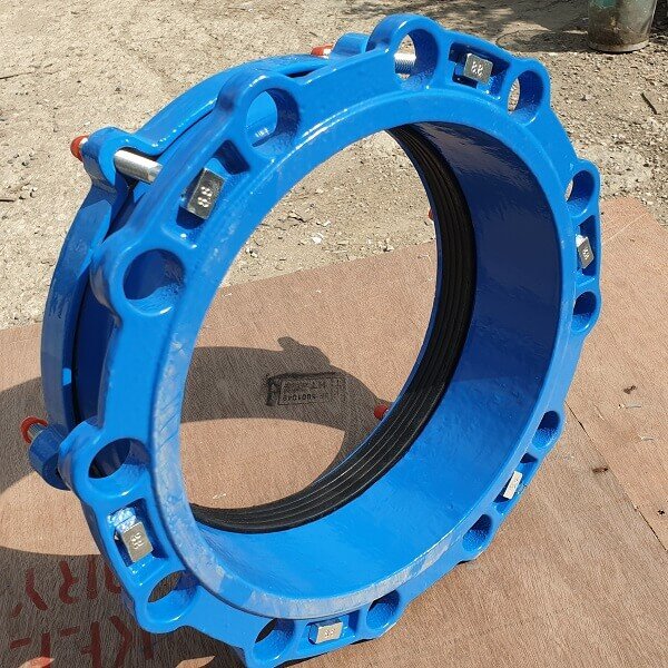 Универсальные муфты idra bf/fl dn100-250 pn10/16. Двухсоставная муфта ремонтная idra uu 219-226 dn200. Универсальная фланцевая муфта для пэ/пвх труб idra ur-51 pn 10/16 dn 150 (160). Муфта bf fl. Муфта bf fl.