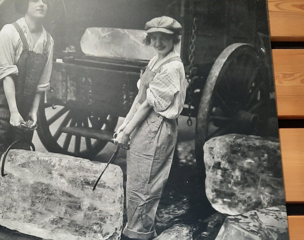 Лед привезли!