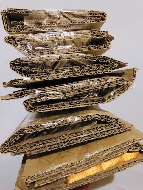 Шесть небольших шоколадок... килограмм картона и метры скотча...