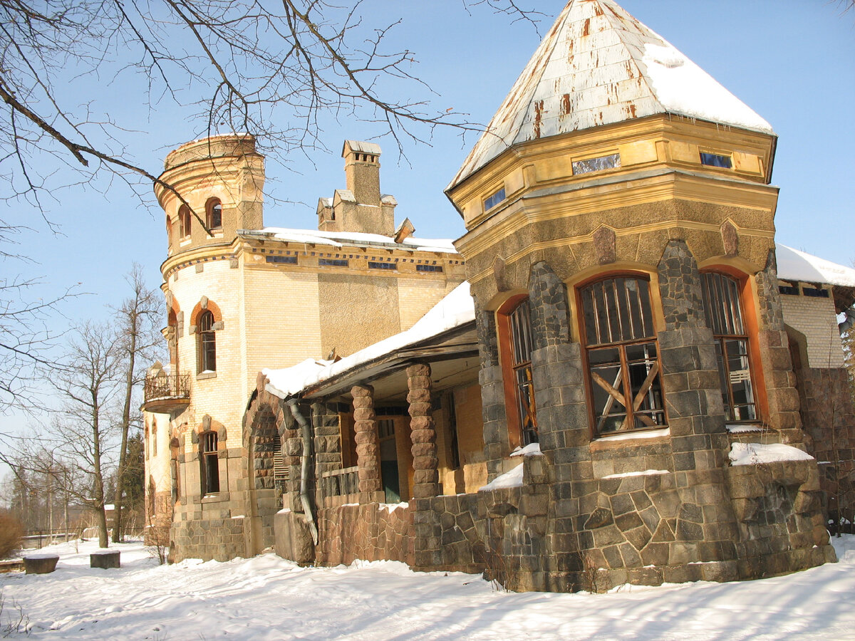 Усадьба Елисеевых в Белогорке. Фото автора. 2005 год.