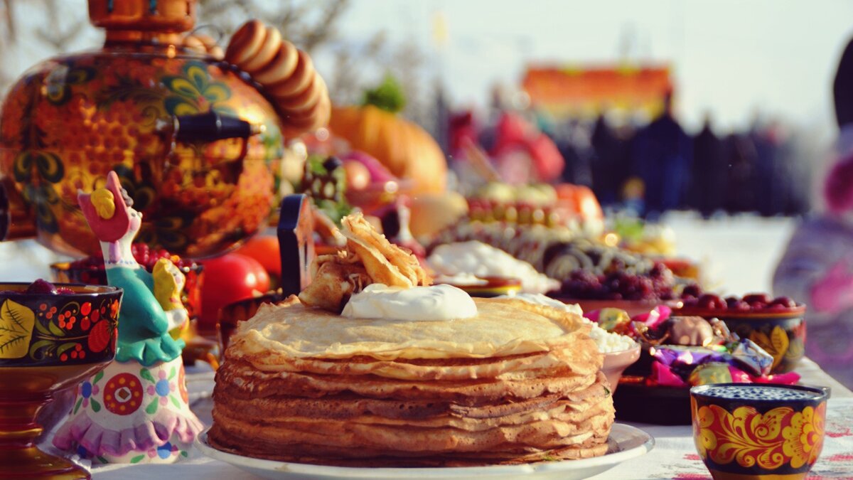 На Масленицу солнце светлее, блины золотистее, а сердце радостнее