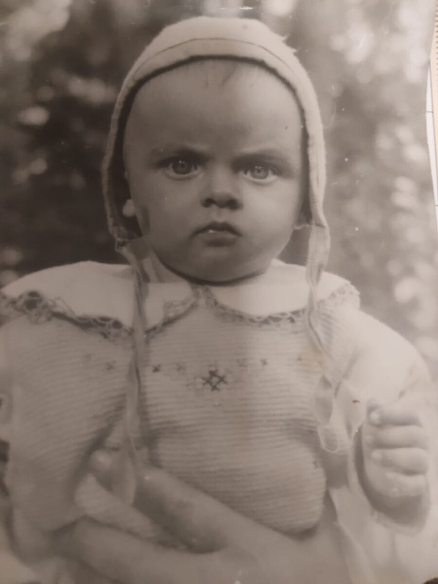 Портрет автора чуть позже момента "распаковки".