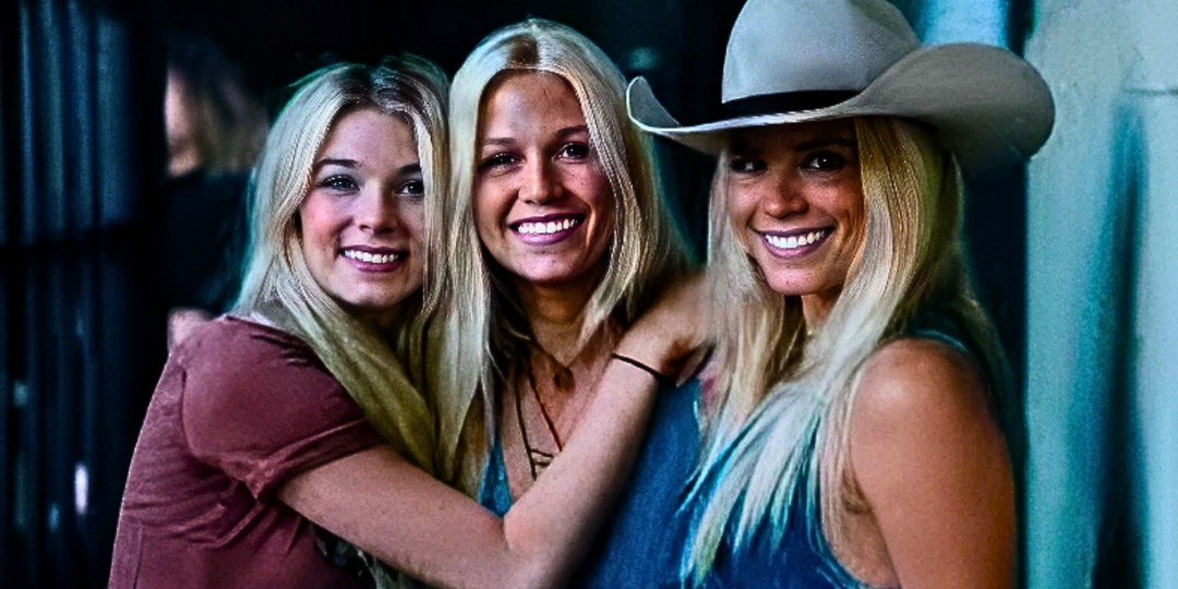 Разорвали американские соцсети и разрушили стандарты индустрии развлечений США песнями в стиле "Кантри" обычные девушки из провинции