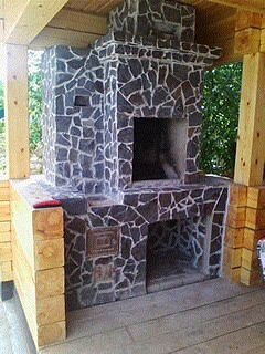 КИРПИЧ ОБЛОЖЕН КАМНЕМ.