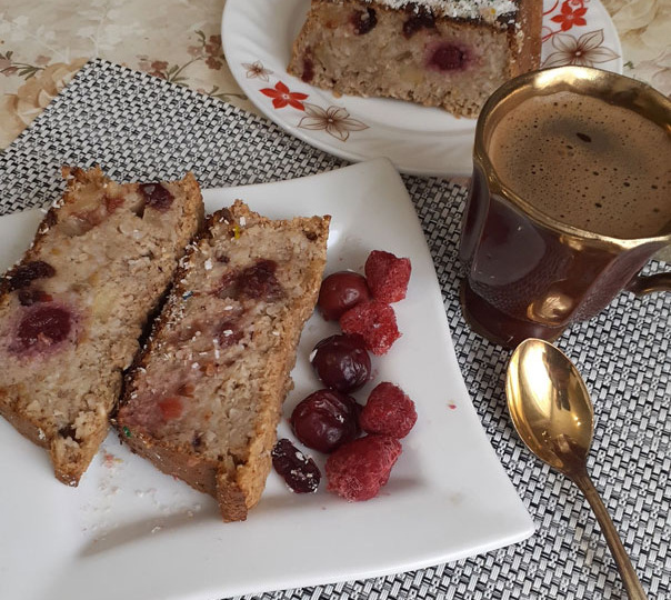 Кекс из овсяных хлопьев и яблок