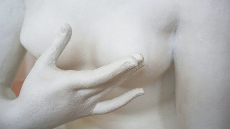     Женская грудь. unsplash.com