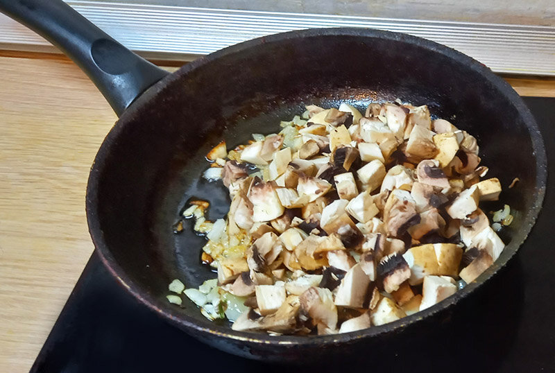 Семга со сливочным соусом и грибами - пошаговый рецепт с фото на Готовим дома