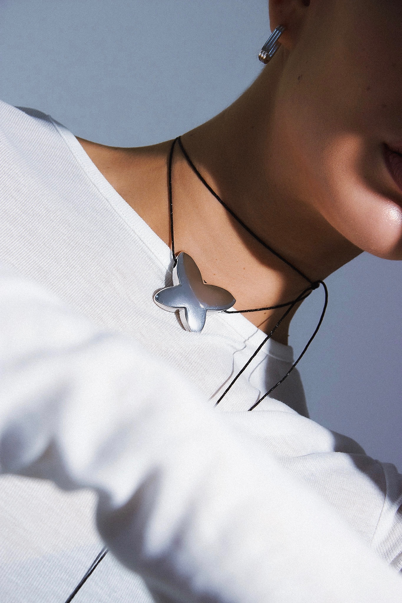 Серебряное колье "Bubble fly" на шнурке