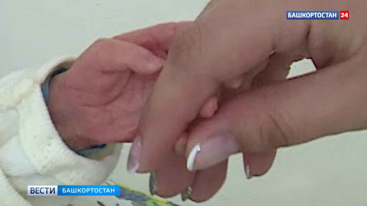    Положила младенца в пакет и спрятала в подъезде: уфимка родила сына дома и решила от него избавиться