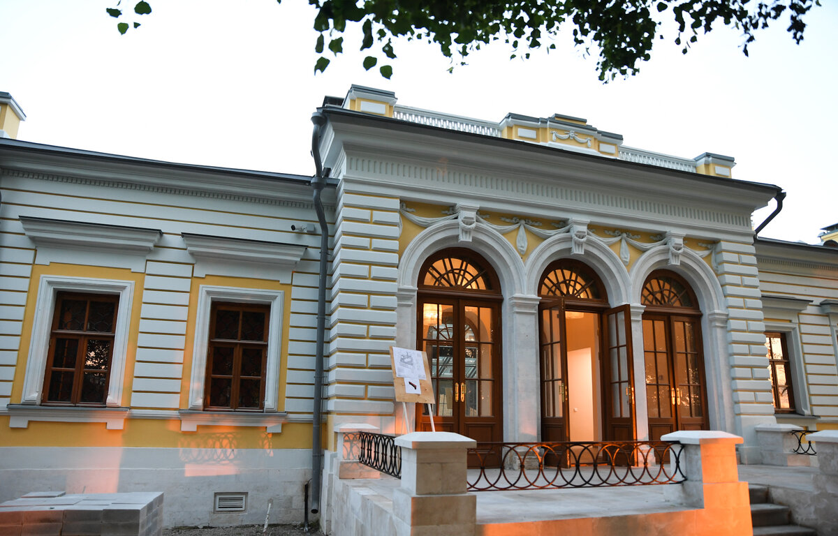 Оранжерея Императорского путевого дворца. Изображение взято из открытых источников.