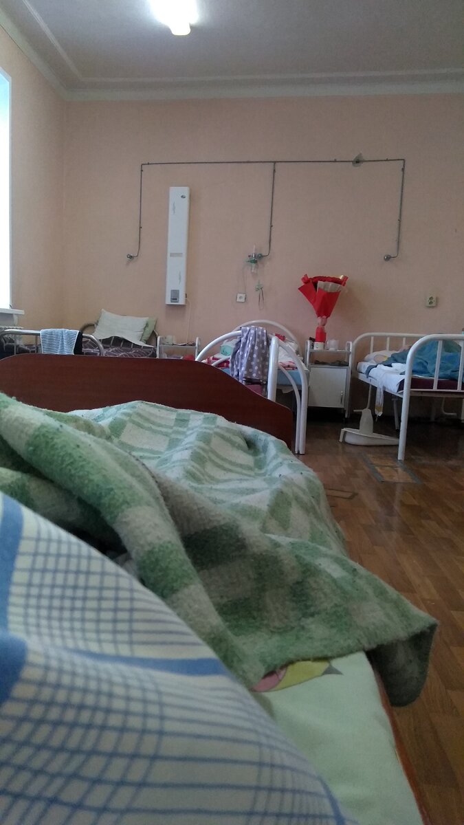 Кровати разнобой.