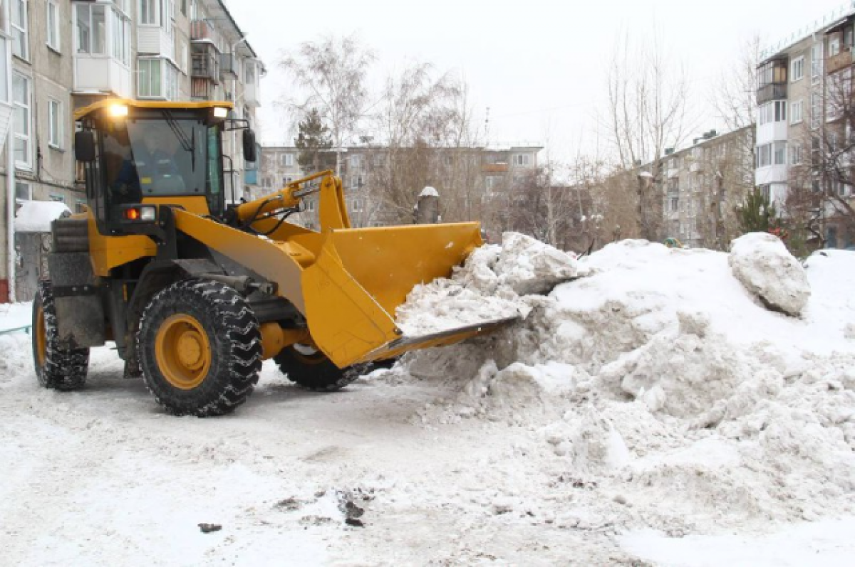   Снежные горы сейчас выглядят весьма живописно, но когда они начнут таять, из луж можно будет составить море.
