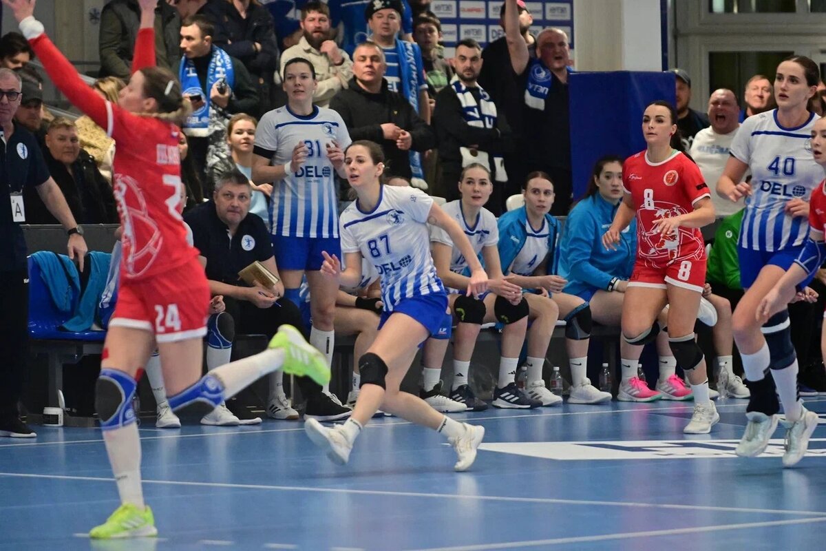 Елена Стрельцова в матче с "Астраханочкой" на заполненной домашней арене