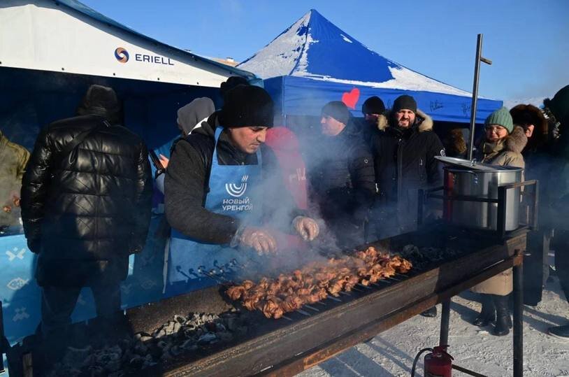 шашлычная на углях новый уренгой. шашлык уренгой. шашлык на углях новый уренгой. овощи гриль на тарелке. овощи гриль.