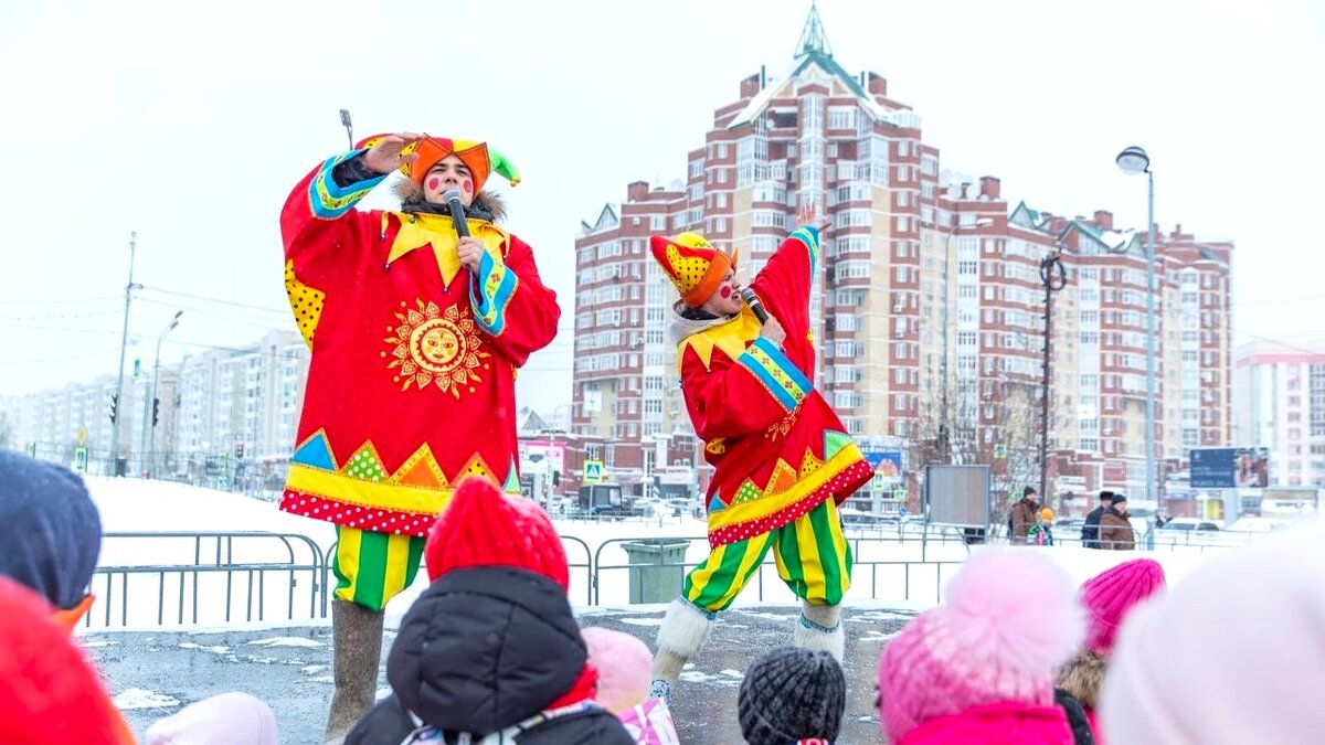    Сургутяне проводили зиму народными гуляниями