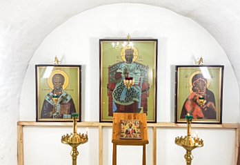 В знаменитой Калязинской колокольне установили новые иконы