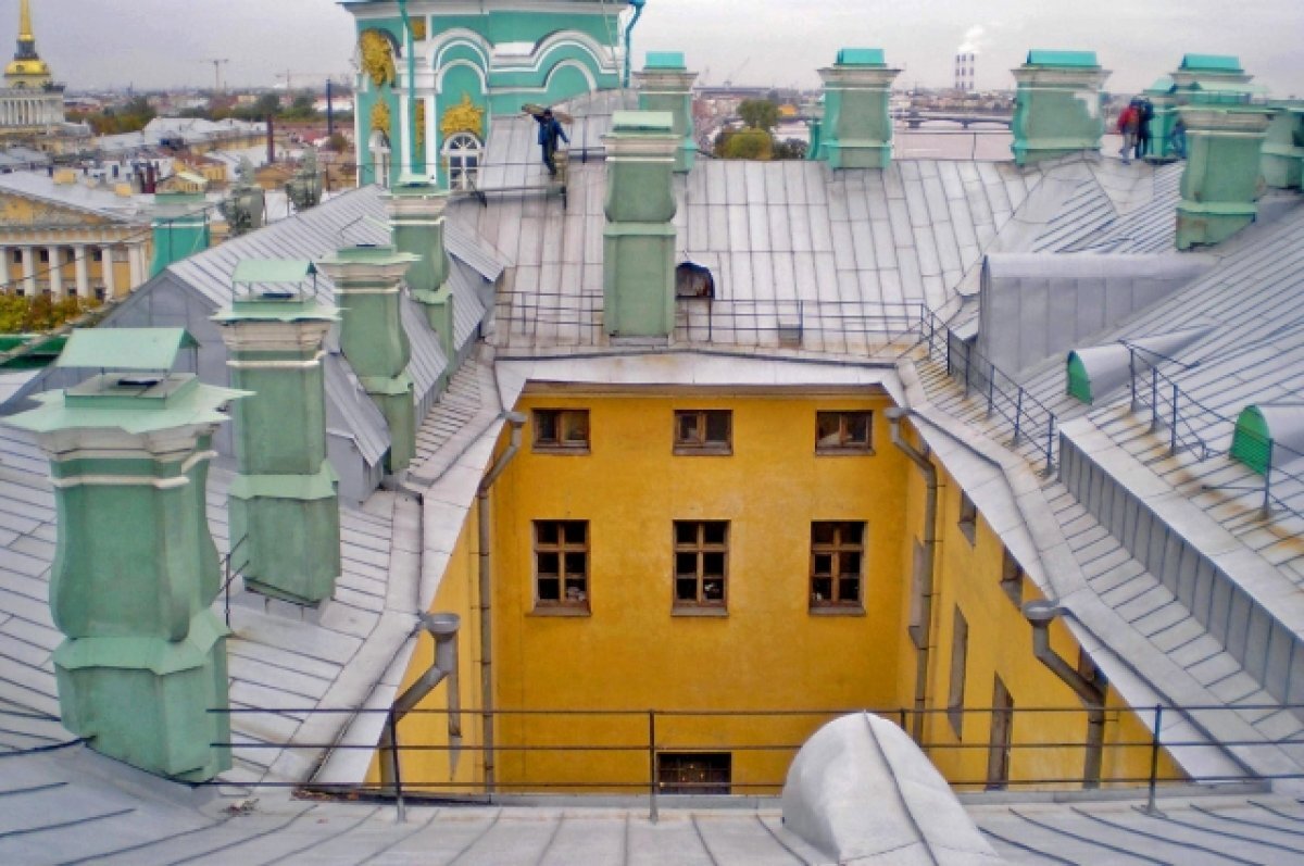    Организатору нелегальных экскурсий по крышам Петербурга дали 2 года условно