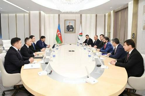 Встреча представителей «КазМунайГаза» и SOCAR в Баку. Фото пресс-службы «КазМунайГаза»