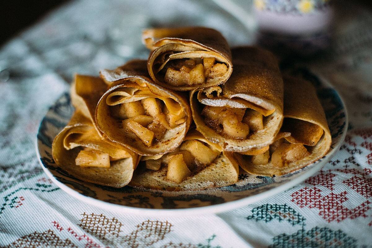 Самые необычные блины для вкусной Масленицы: от пщеницы до корицы, от  шпината до томата! Обязательно приготовьте, чтобы удивить домочадцев |  Чистая Линия | Дзен