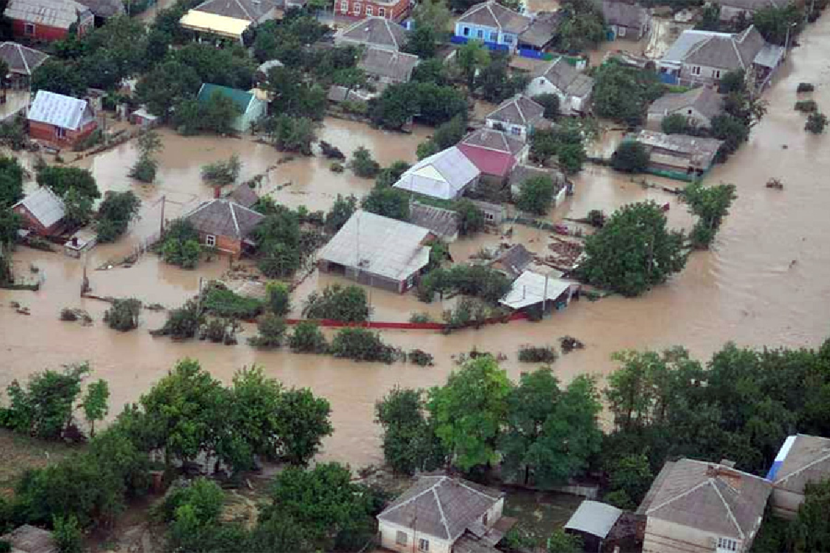 Город ушел под воду за час. Почему в Крымске погибли люди? История самого  страшного наводнения России | RuNews24.ru | Дзен