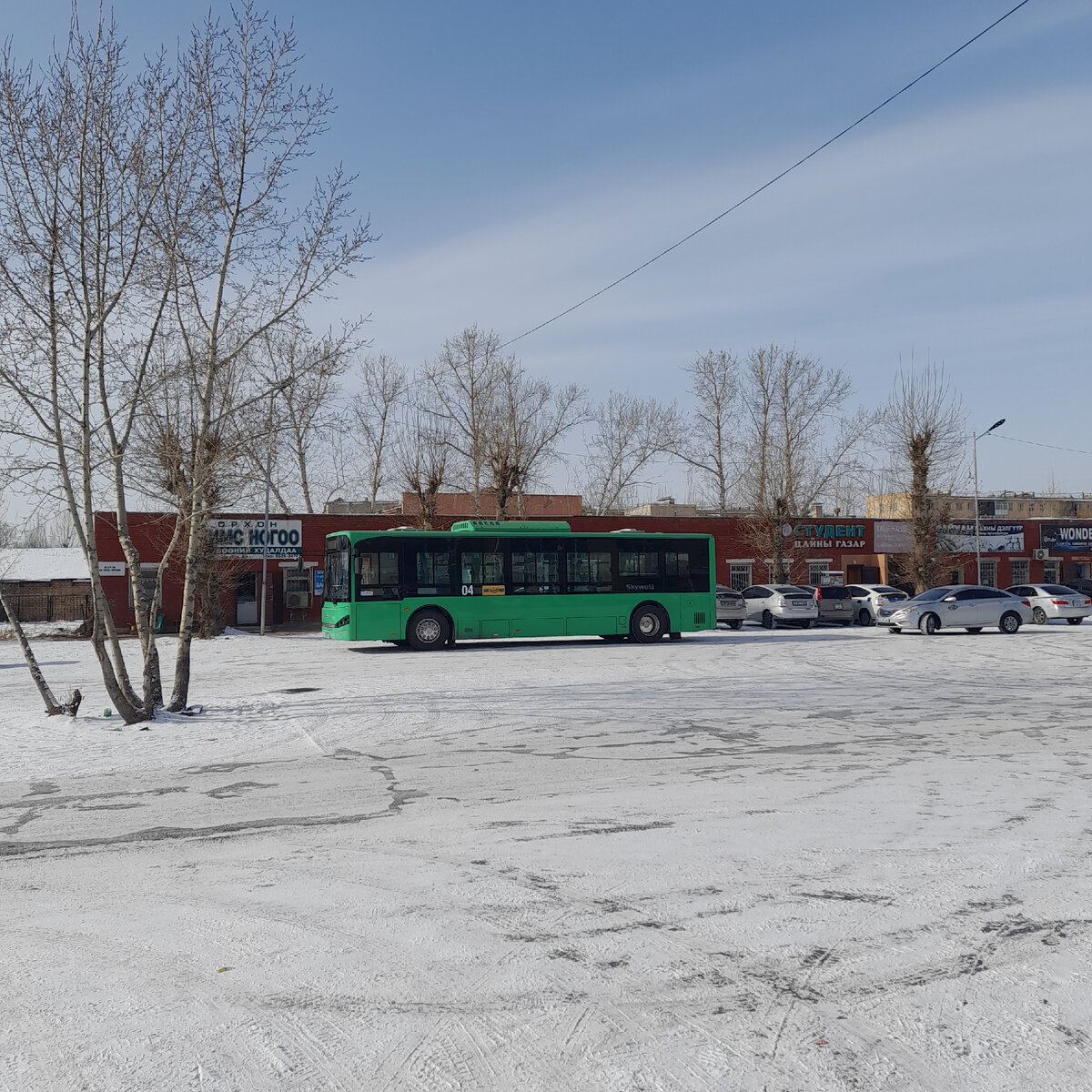 Новенький, зелененький электробус:)