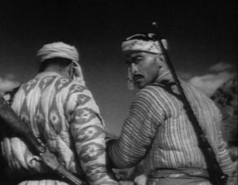 Кадр из фильма Джульбарс (СССР, 1935 год). Судя по спенсеру за спиной - Абдулла слева