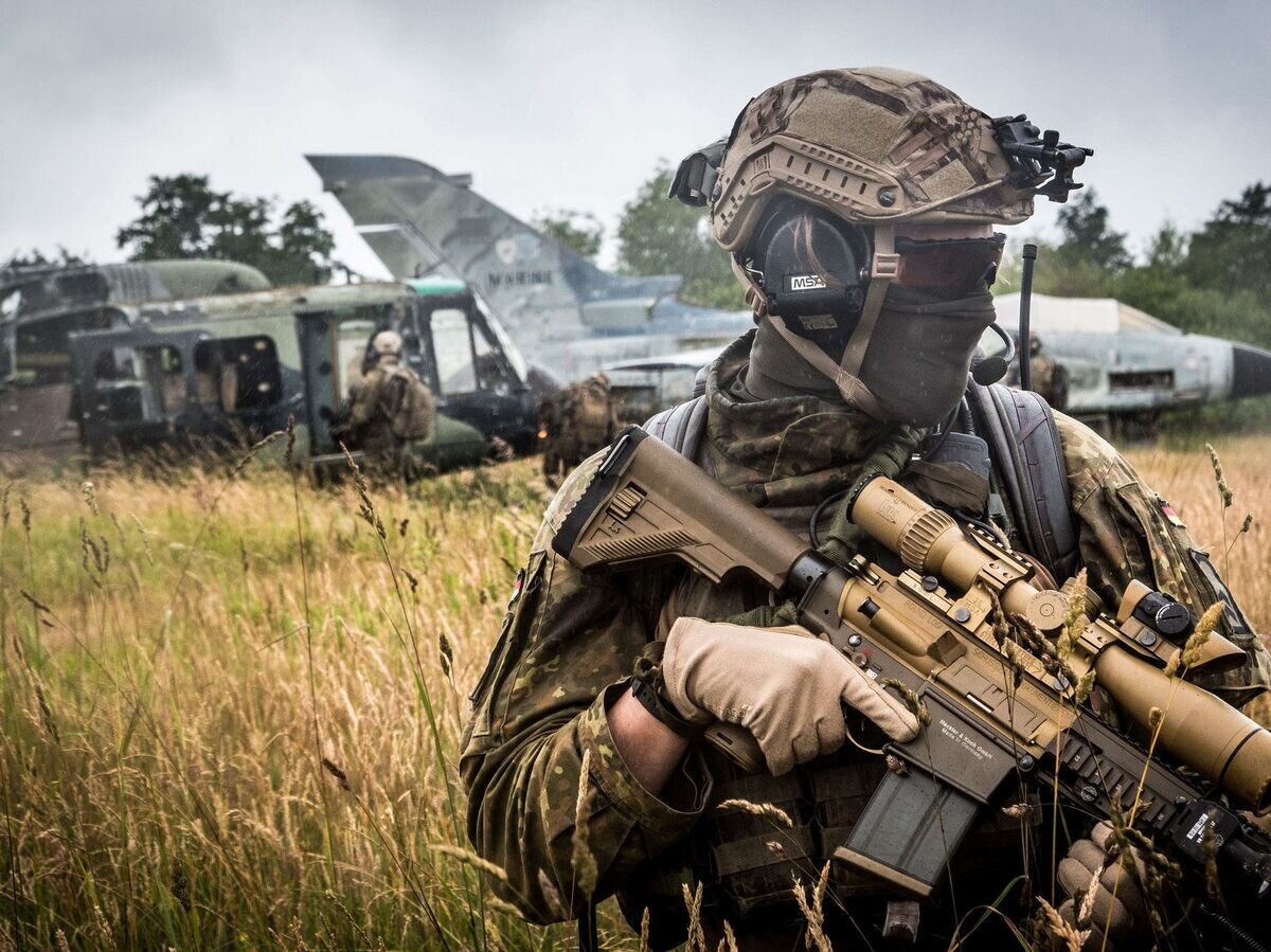    Военнослужащий войск НАТО во время учений в Германии. Июнь 2018CC BY 2.0 / NATO /