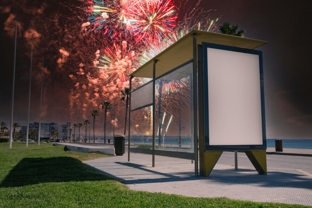 Пример размещения рекламы на автобусной остановке