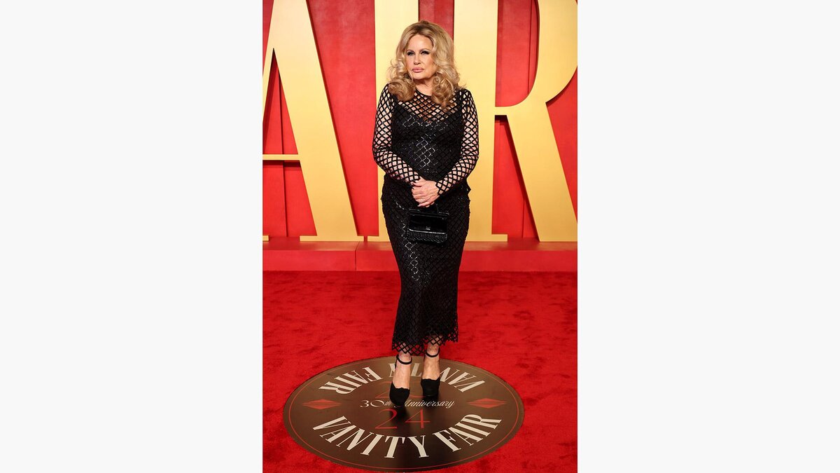 Amy Sussman / Getty Images📷Дженнифер Кулидж (в Dolce & Gabbana)