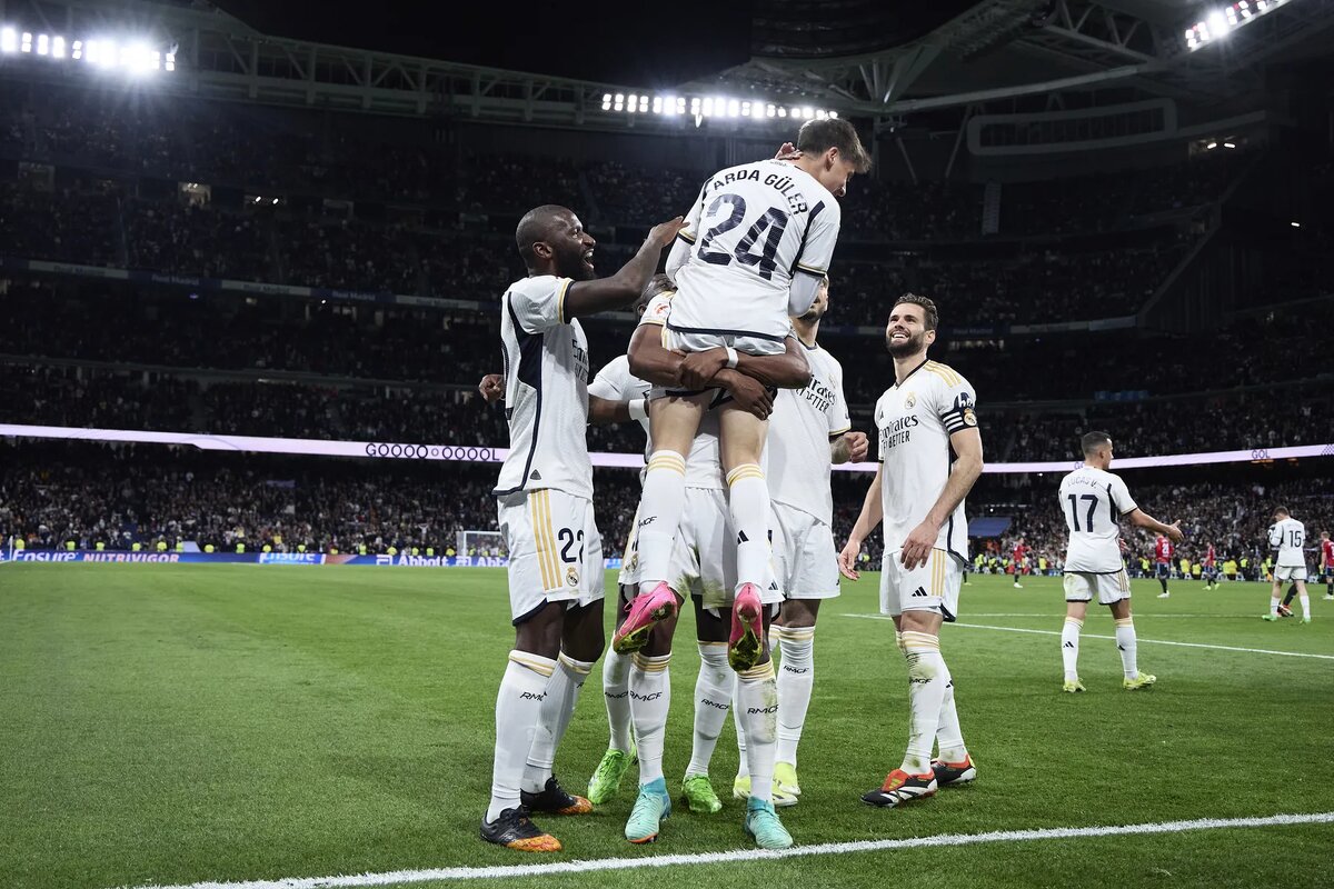 Левандовски барселона на поле. 4 и более голов. 4 и более голов. Ac milan. Левандовски и ибрагимович.