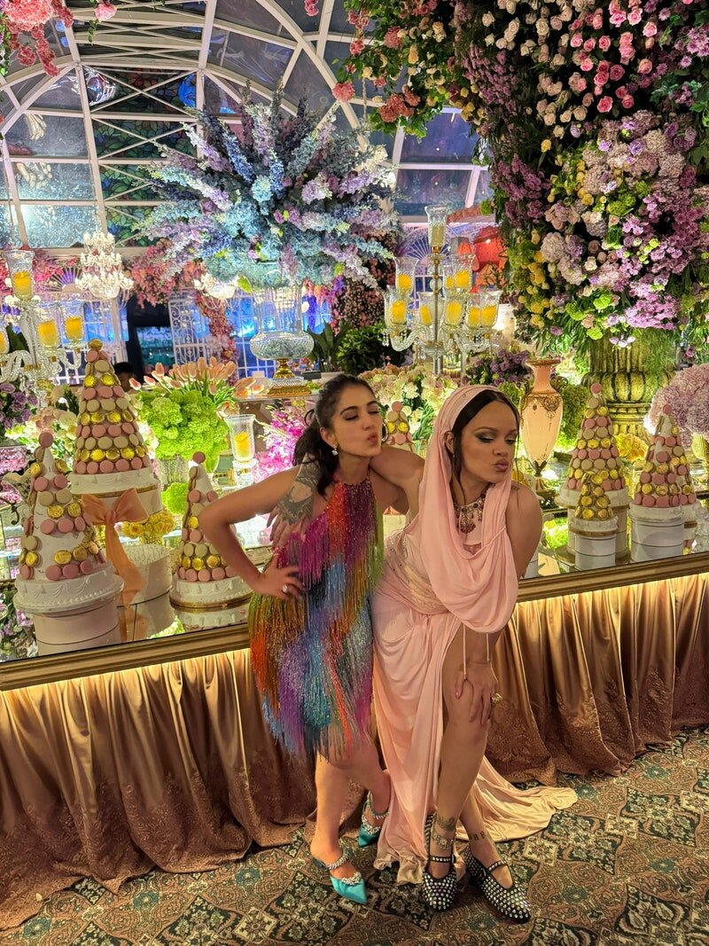 Листайте галерею