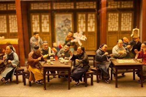 В династию Мин становятся популярными цветочные чаи, хотя традиция добавлять цветы в чай была еще в династию Сун в 12-13 вв.  В моду входит жасминовый чай.-4