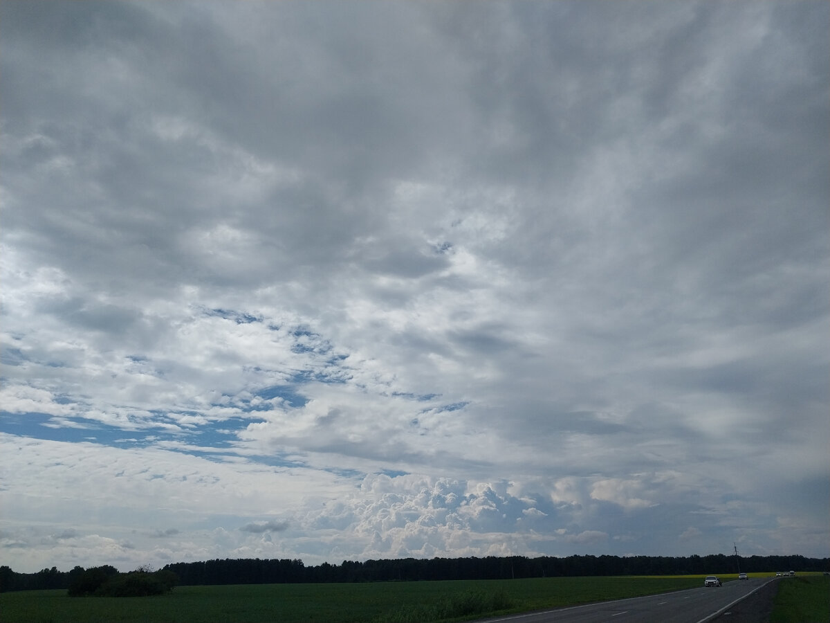 Дождь то переставал, то начинался снова